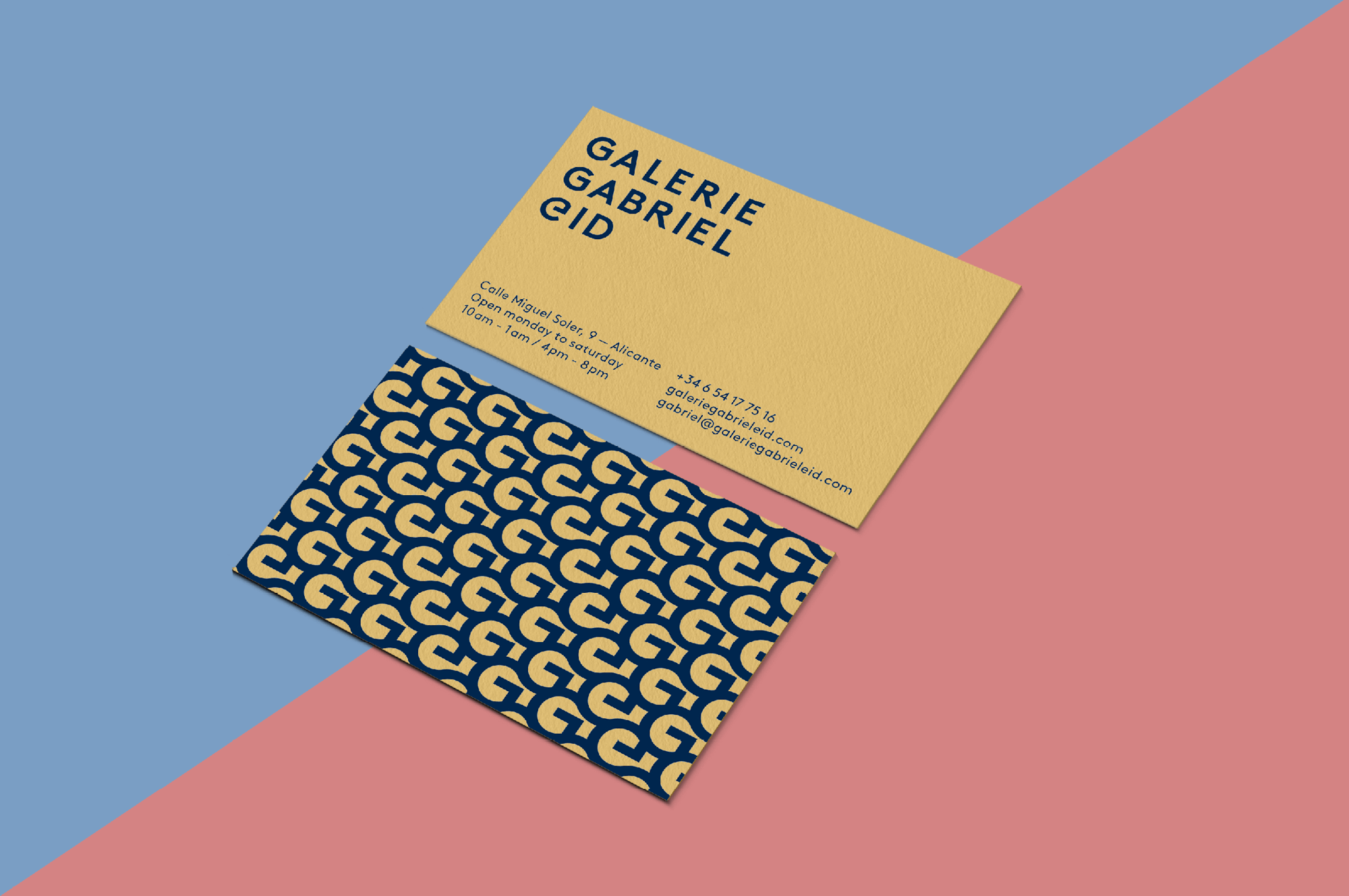 Les cartes de visites de la galerie d'art Gabriel Eid, couleur pop, fraiche et solaire, graphiste jean-charles abrial