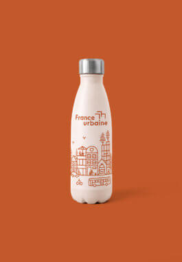 Gourde France urbaine illustrée d'une skyline urbaine en ligne, objet promotionnel de l'identité visuelle Jean-Charles Abrial